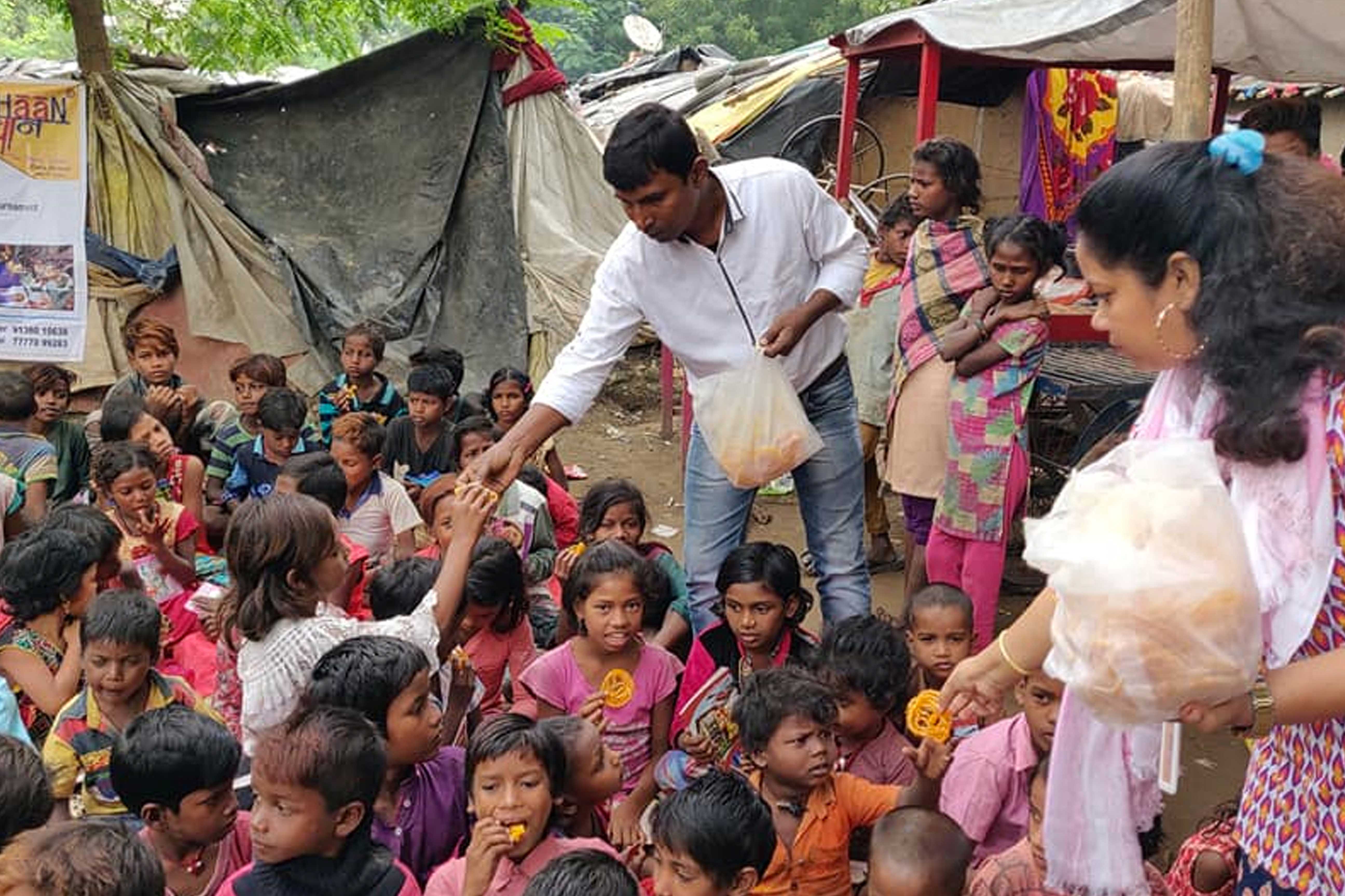 Pehchaan Bihar - Pehchaan Bihar Food & Cloth Distribution Image 02