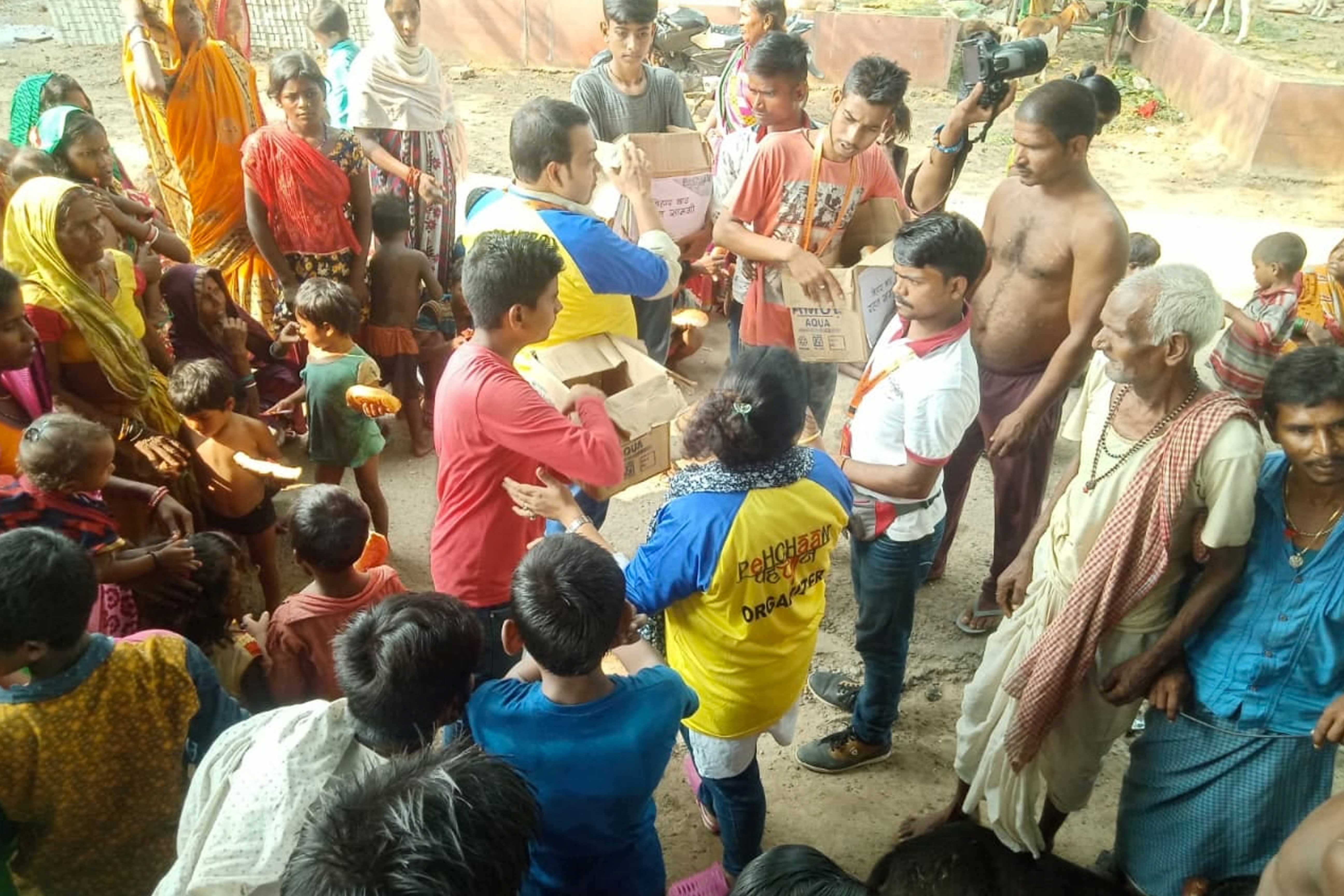 Pehchaan Bihar - Pehchaan Bihar Food & Cloth Distribution Image 05