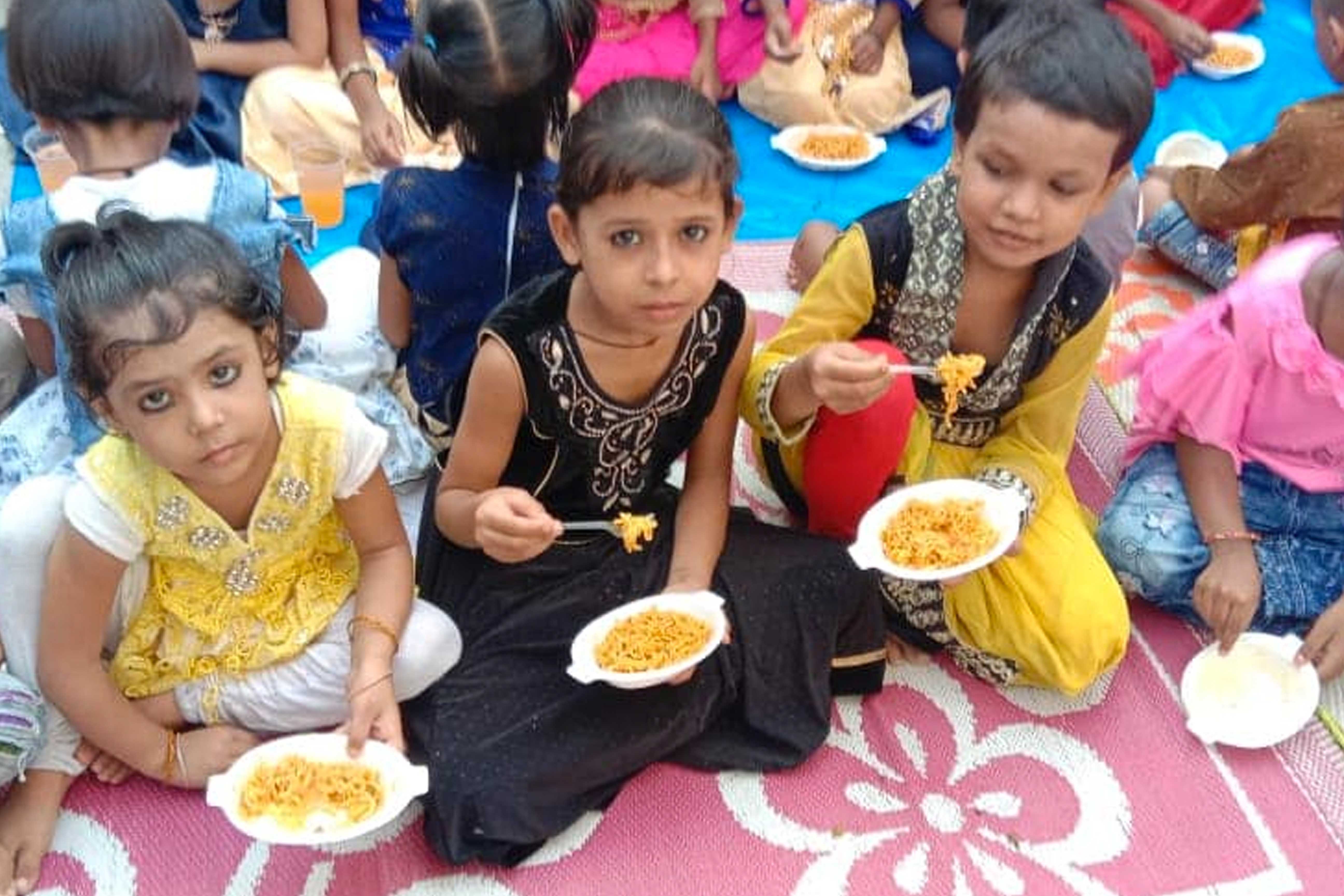 Pehchaan Bihar - Pehchaan Bihar Food & Cloth Distribution Image 06
